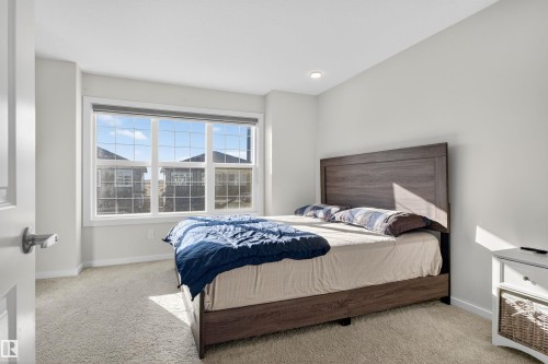 22512 80 Avenue Nw, Edmonton, AB - Indoor Photo Showing Bedroom