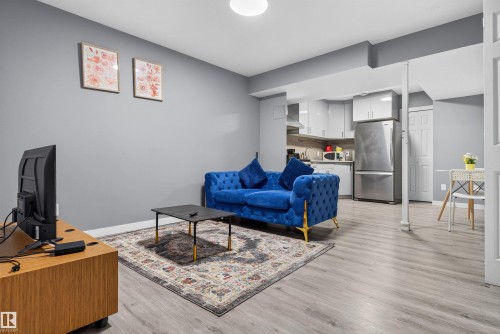 22512 80 Avenue Nw, Edmonton, AB - Indoor