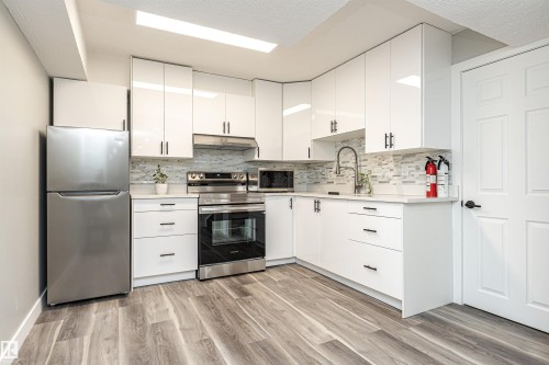 9612 Colak Link, Edmonton, AB - Indoor Photo Showing Kitchen With Stainless Steel Kitchen With Upgraded Kitchen