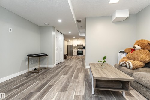 9612 Colak Link, Edmonton, AB - Indoor