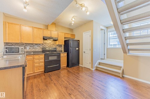 150 5604 199 Street, Edmonton, AB - Indoor Photo Showing Kitchen