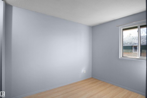 887 Abbottsfield Road, Edmonton, AB - Indoor Photo Showing Other Room