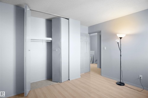 887 Abbottsfield Road, Edmonton, AB - Indoor