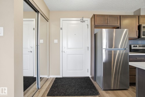 126 148 Ebbers Boulevard, Edmonton, AB - Indoor Photo Showing Kitchen