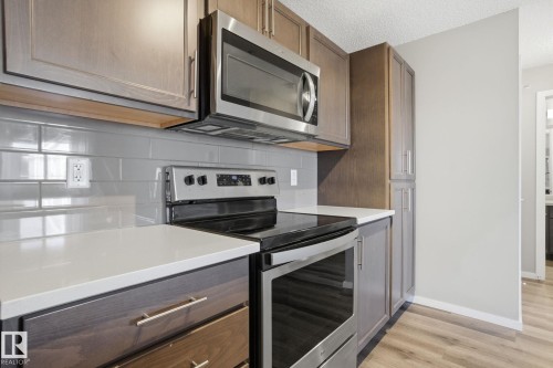 126 148 Ebbers Boulevard, Edmonton, AB - Indoor Photo Showing Kitchen