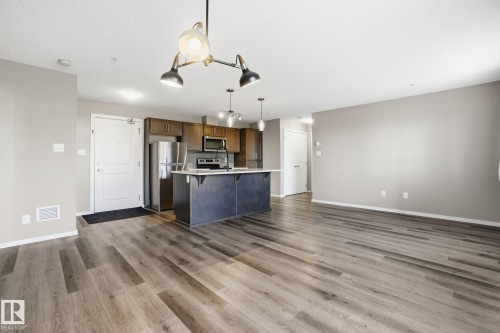 126 148 Ebbers Boulevard, Edmonton, AB - Indoor Photo Showing Kitchen