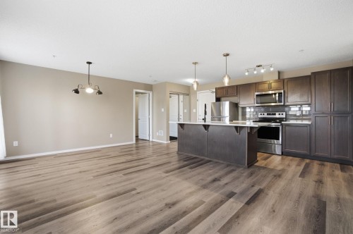 126 148 Ebbers Boulevard, Edmonton, AB - Indoor Photo Showing Kitchen With Upgraded Kitchen