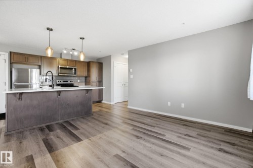 126 148 Ebbers Boulevard, Edmonton, AB - Indoor Photo Showing Kitchen