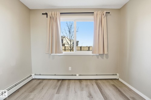 126 148 Ebbers Boulevard, Edmonton, AB - Indoor Photo Showing Other Room