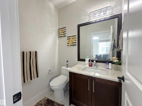 2 2803 14 Avenue, Edmonton, AB - Indoor Photo Showing Bathroom