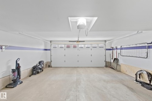 2 2803 14 Avenue, Edmonton, AB - Indoor Photo Showing Garage