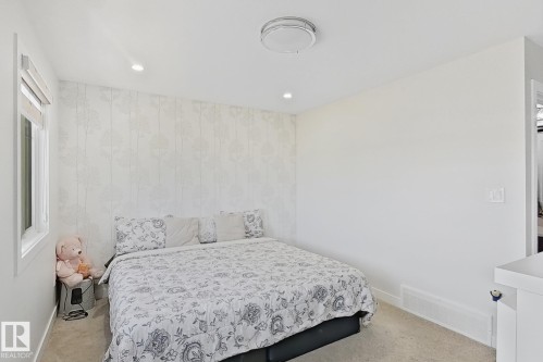 2 2803 14 Avenue, Edmonton, AB - Indoor Photo Showing Bedroom