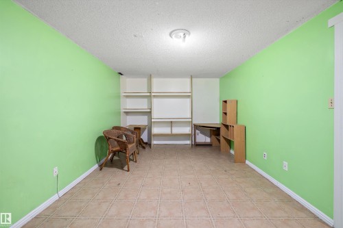 163 Abbottsfield Road Nw, Edmonton, AB - Indoor