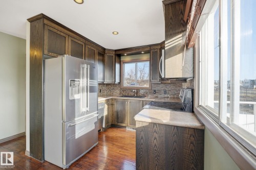 4403 48A Street, Leduc, AB - Indoor Photo Showing Kitchen