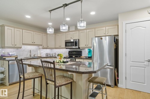 412 278 Suder Greens Drive, Edmonton, AB - Indoor Photo Showing Kitchen With Stainless Steel Kitchen With Upgraded Kitchen