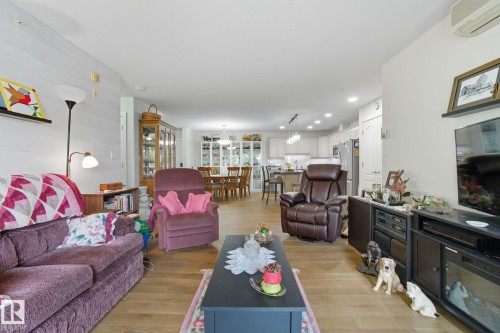 412 278 Suder Greens Drive, Edmonton, AB - Indoor Photo Showing Living Room