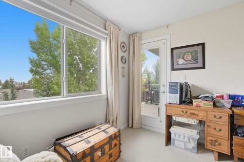 412 278 Suder Greens Drive, Edmonton, AB - Indoor Photo Showing Bedroom