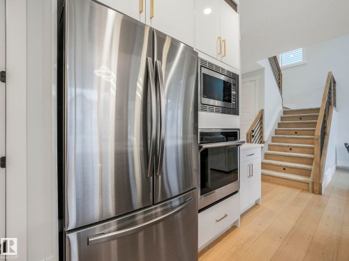 53 Autumnwood Crescent, Spruce Grove, AB - Indoor Photo Showing Kitchen