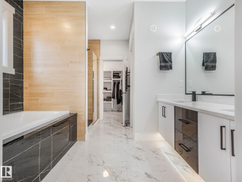 53 Autumnwood Crescent, Spruce Grove, AB - Indoor Photo Showing Bathroom