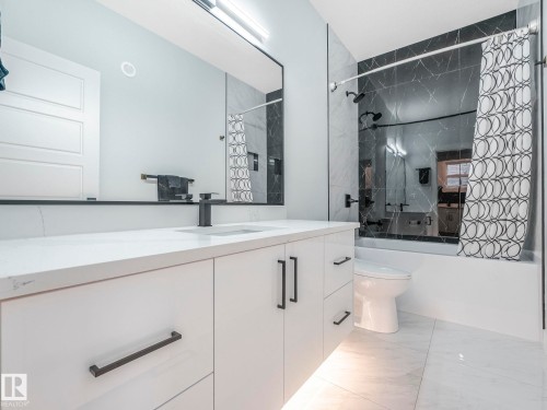 53 Autumnwood Crescent, Spruce Grove, AB - Indoor Photo Showing Bathroom