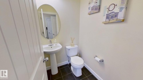 14029 145 Avenue, Edmonton, AB - Indoor Photo Showing Bathroom
