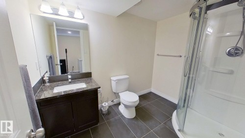 14029 145 Avenue, Edmonton, AB - Indoor Photo Showing Bathroom