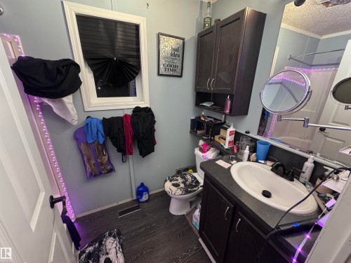 5317 53 St., Clyde, AB - Indoor Photo Showing Bathroom