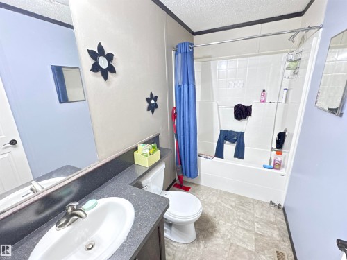 5317 53 St., Clyde, AB - Indoor Photo Showing Bathroom