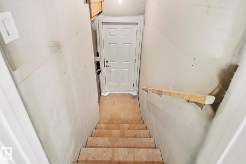 5404 22 Avenue, Edmonton, AB - Indoor Photo Showing Other Room