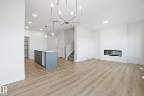 7104 47A Street, Beaumont, AB - Indoor Photo Showing Kitchen