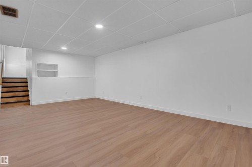 1111 49A Street, Edmonton, AB - Indoor Photo Showing Other Room