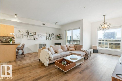 405 10606 102 Avenue, Edmonton, AB - Indoor Photo Showing Living Room
