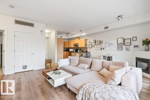405 10606 102 Avenue, Edmonton, AB - Indoor Photo Showing Living Room