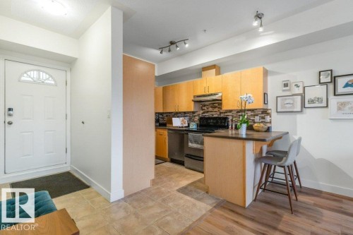 405 10606 102 Avenue, Edmonton, AB - Indoor Photo Showing Kitchen
