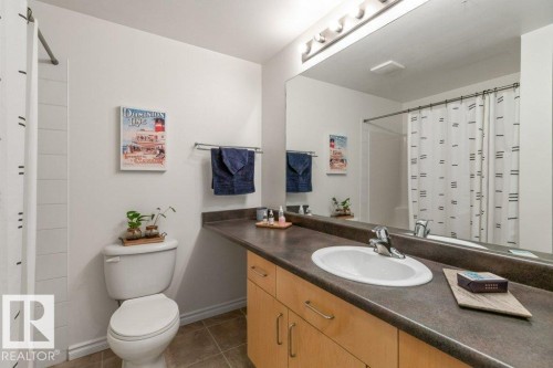 405 10606 102 Avenue, Edmonton, AB - Indoor Photo Showing Bathroom