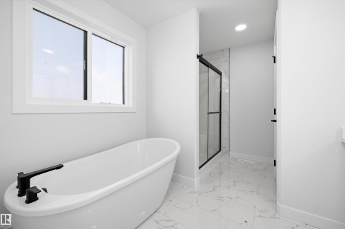 38 Cannes Cove, St. Albert, AB - Indoor Photo Showing Bathroom