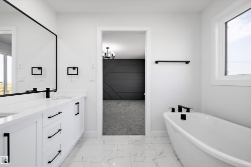 38 Cannes Cove, St. Albert, AB - Indoor Photo Showing Bathroom