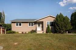 10631 43 Street  Edmonton, AB T6A 1V2