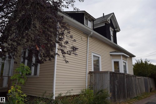 9551 106A Avenue, Edmonton, AB - Outdoor