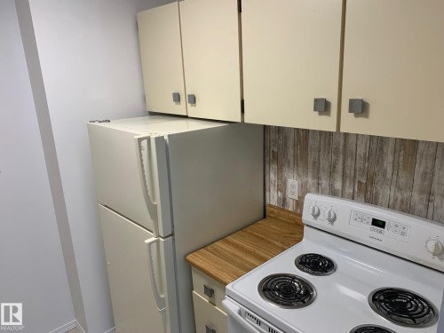 9024 Tudor Glen, St. Albert, AB - Indoor