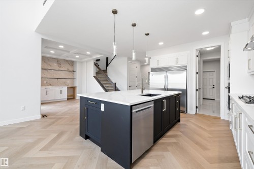 32 Cannes Cove, St. Albert, AB - Indoor Photo Showing Kitchen With Upgraded Kitchen