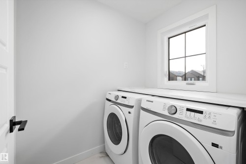 32 Cannes Cove, St. Albert, AB - Indoor Photo Showing Laundry Room