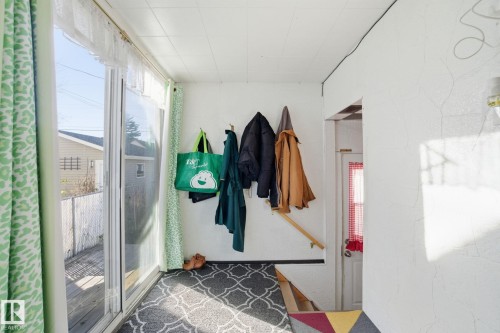11514 92 Street, Edmonton, AB - Indoor Photo Showing Other Room