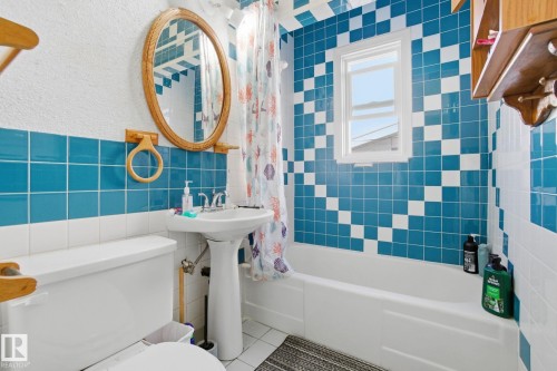 11514 92 Street, Edmonton, AB - Indoor Photo Showing Bathroom