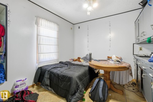 11514 92 Street, Edmonton, AB - Indoor