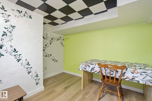 11514 92 Street, Edmonton, AB - Indoor