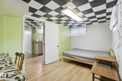 11514 92 Street, Edmonton, AB - Indoor