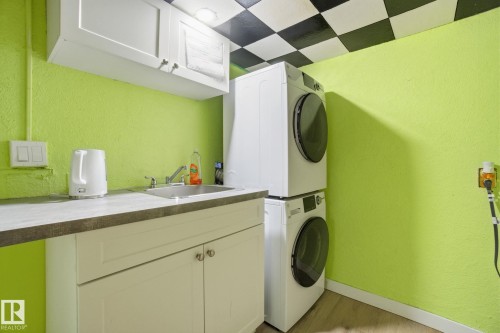 11514 92 Street, Edmonton, AB - Indoor Photo Showing Laundry Room