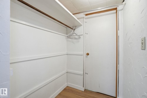 11514 92 Street, Edmonton, AB - Indoor