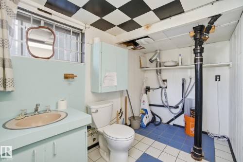 11514 92 Street, Edmonton, AB - Indoor Photo Showing Bathroom